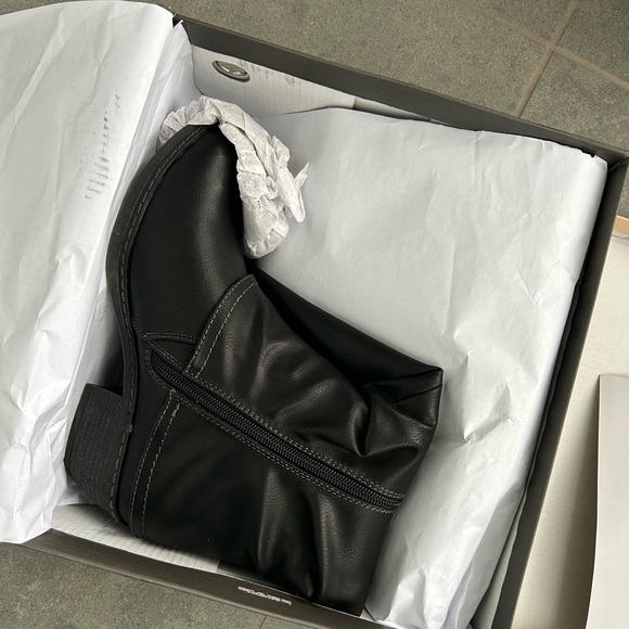 New! Boxed Women’s Spring Step Mid Calf Zippered Accent Boot Black Size 8.5M - Picture 4 of 7